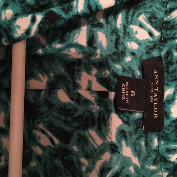 Green and White Ann Taylor blouse - Picture 3 of 3